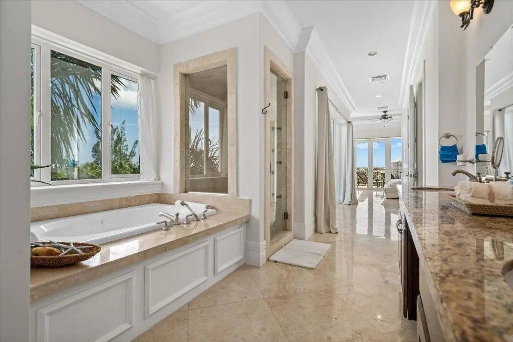 Квартира, 3294 м², 1 550 000$ — FAKTOR